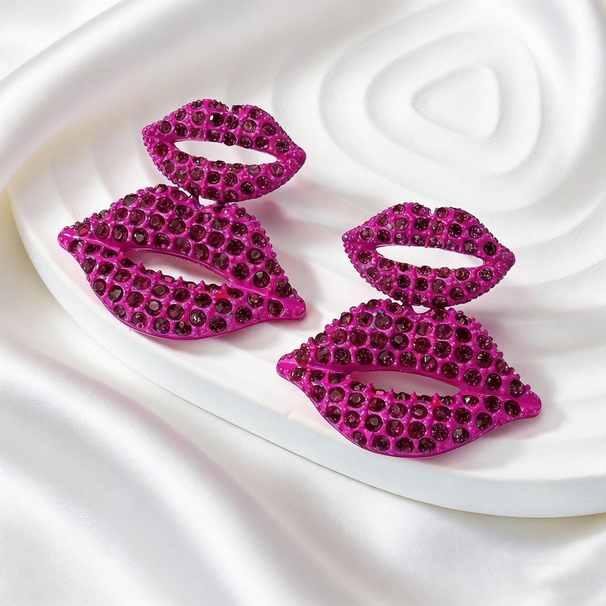 Glitter Double-Lips Drop Earrings