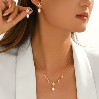 Floral Necklace and Earrings Set