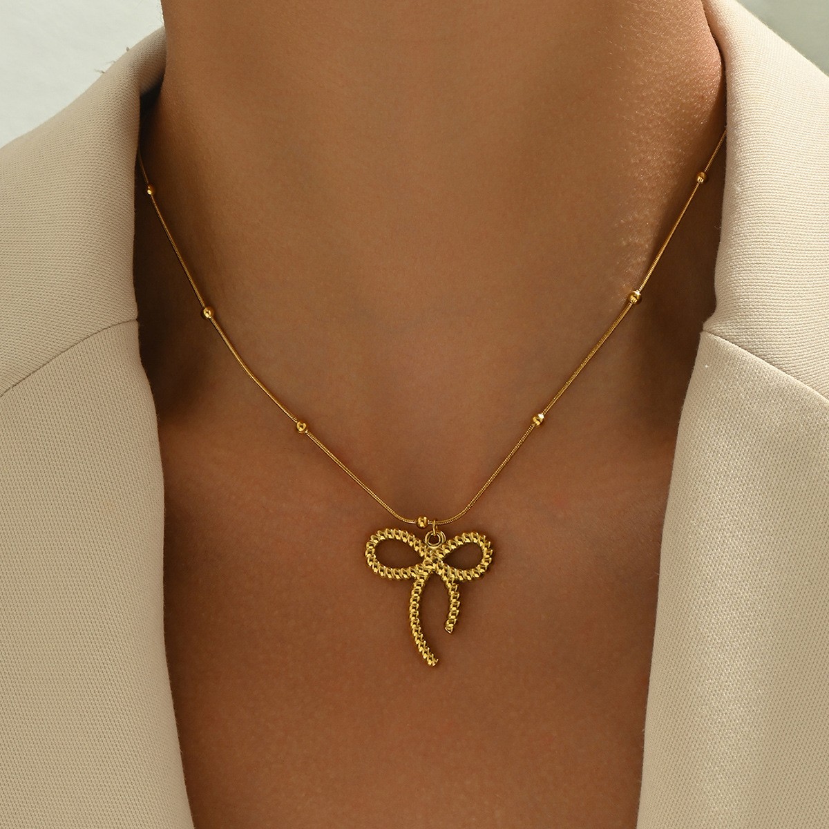 Bow Pendant Necklace