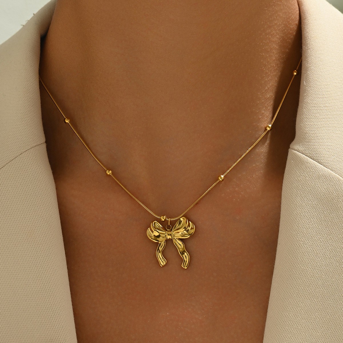 Bow Pendant Necklace